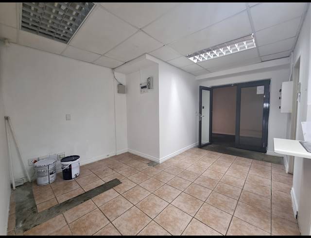 86M² RETAIL TO LET IN TYGER WATERFRONT